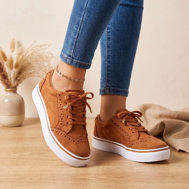 Catherine Cushioned Brogue Orthopedic Sneakers_1