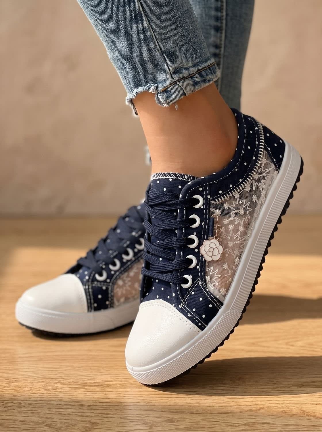 Layla Wide Toe Box Lace Orthopedic Sneakers_9