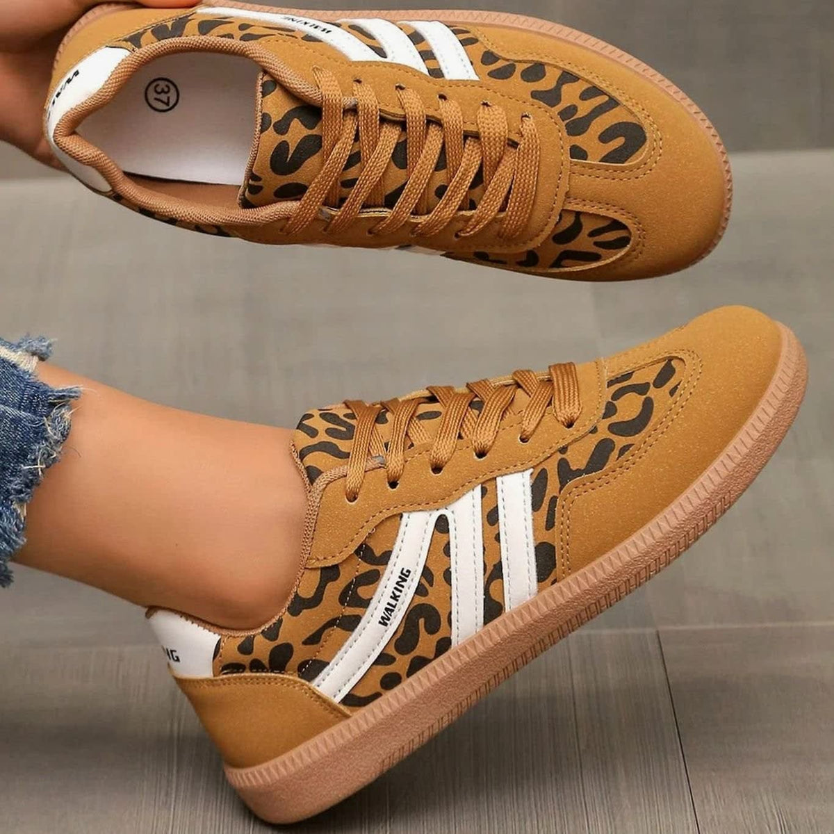 Carly Wide Toe Box Cushioned Orthopedic Sneakers_11