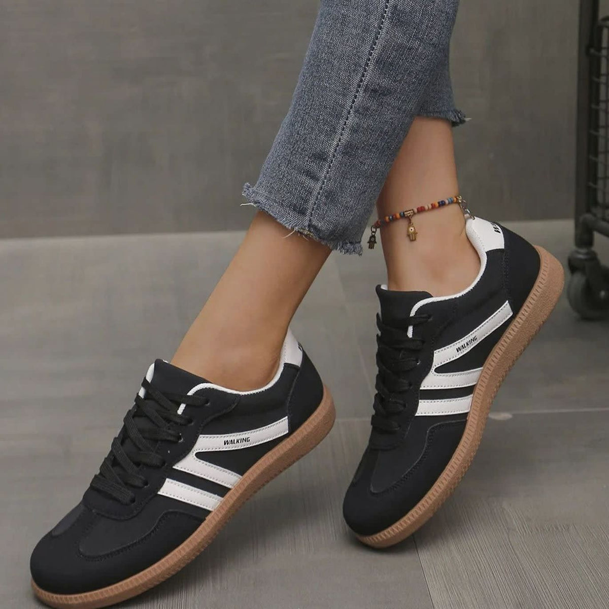 Carly Wide Toe Box Cushioned Orthopedic Sneakers_7