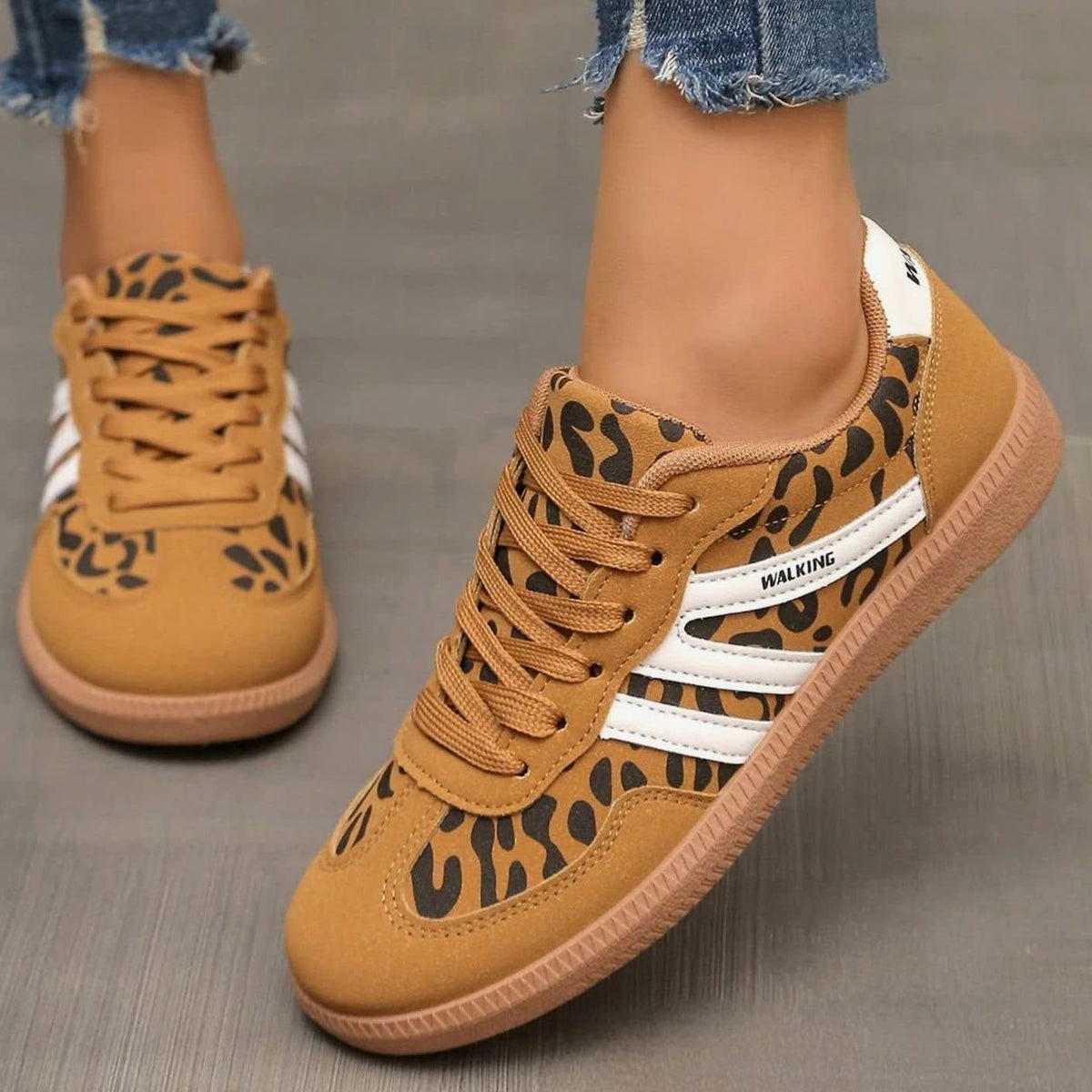 Carly Wide Toe Box Cushioned Orthopedic Sneakers_9