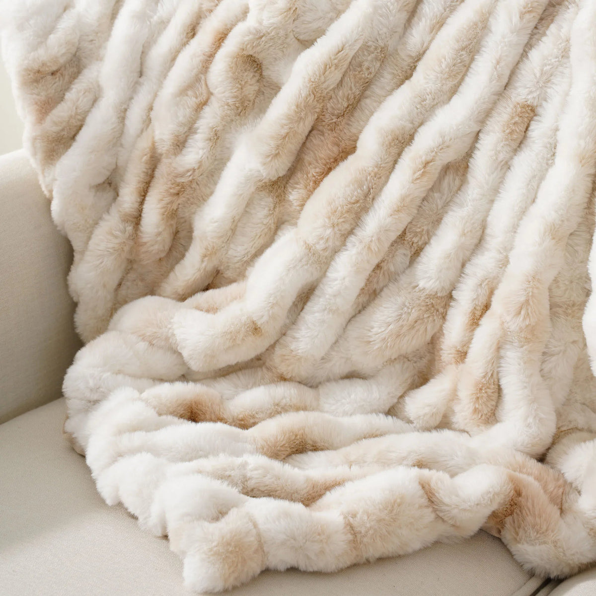 Heritage Plush Quilted Blanket