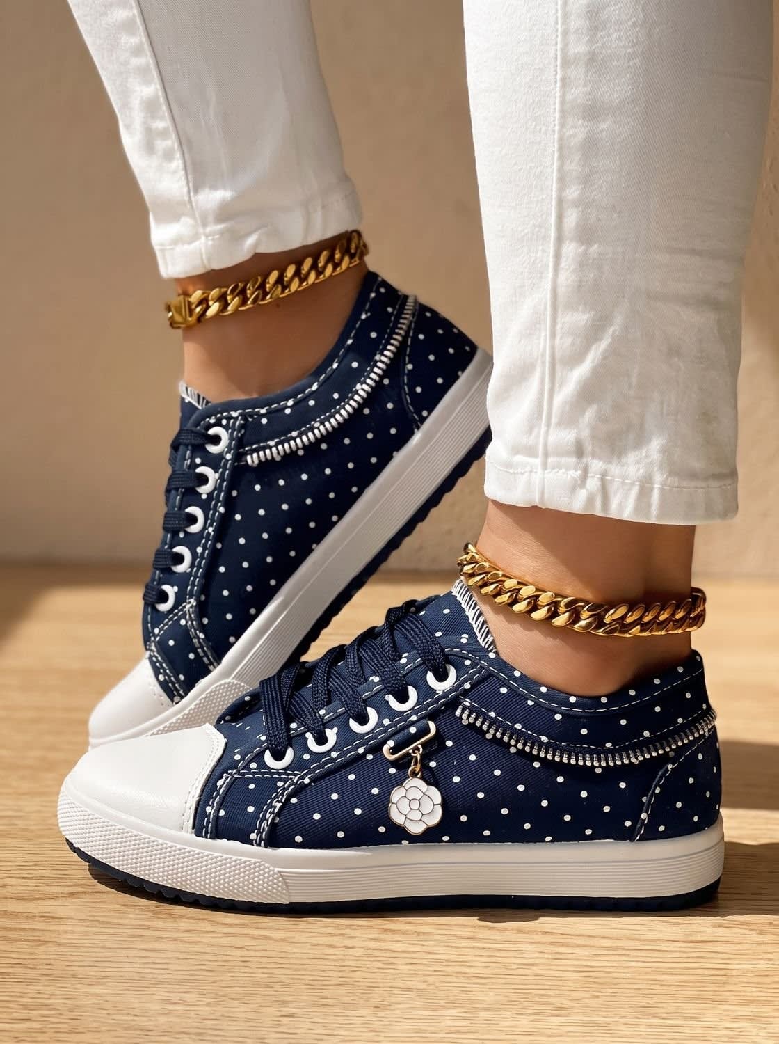 Layla Wide Toe Box Lace Orthopedic Sneakers_7