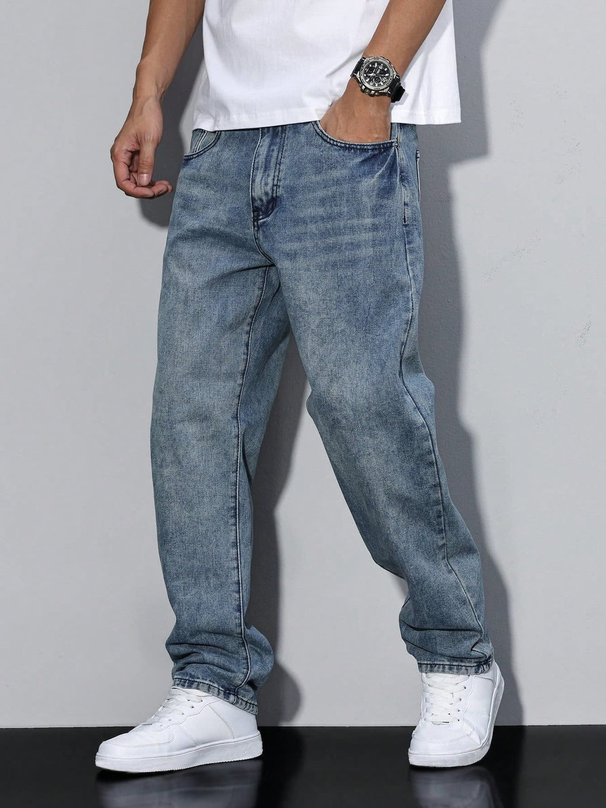 Russell Relaxed Straight Leg Jeans_12