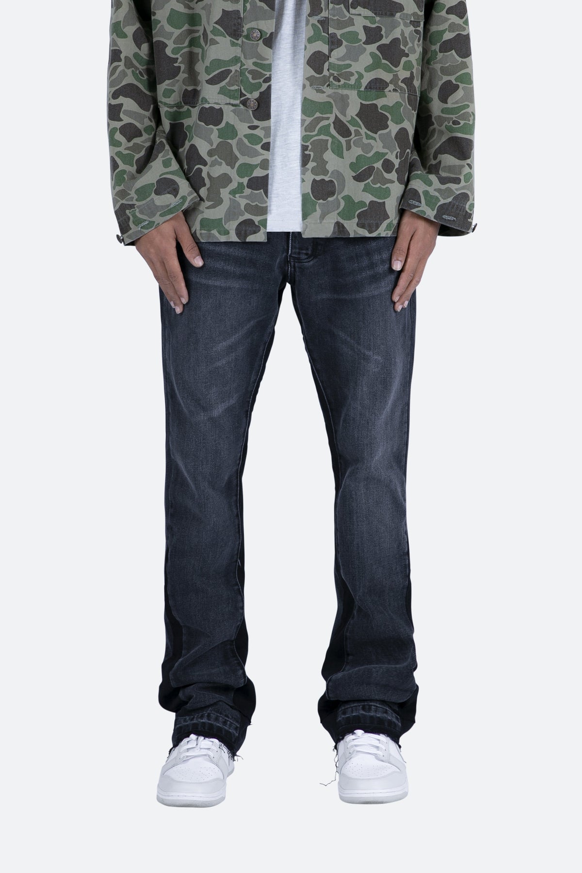 Xavier Slim Fit Washed Black Flared Jeans_2