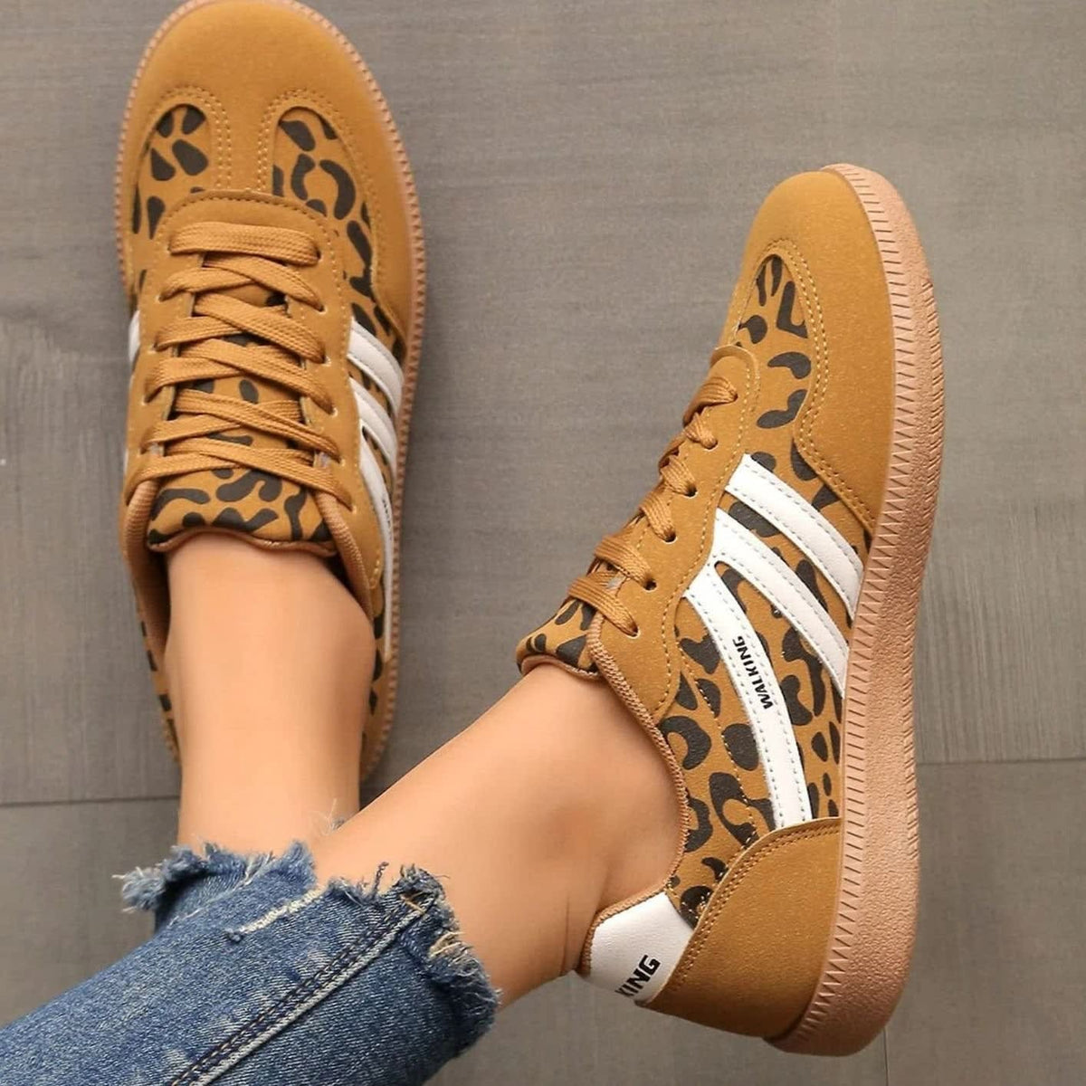 Carly Wide Toe Box Cushioned Orthopedic Sneakers_10