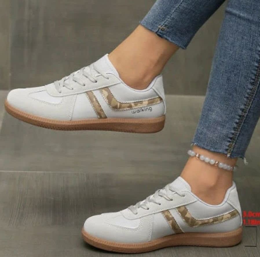 Carly Wide Toe Box Cushioned Orthopedic Sneakers_19